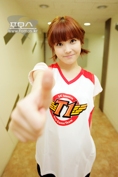 SKT girl fan